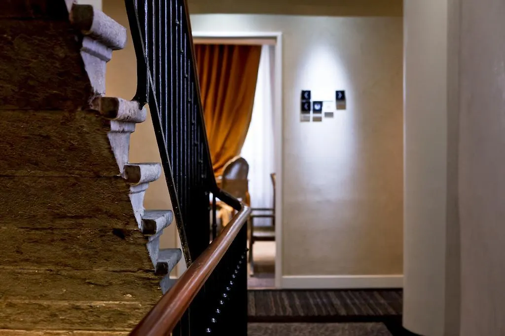 ליון Grand Hotel Des Terreaux 4*,  צרפת