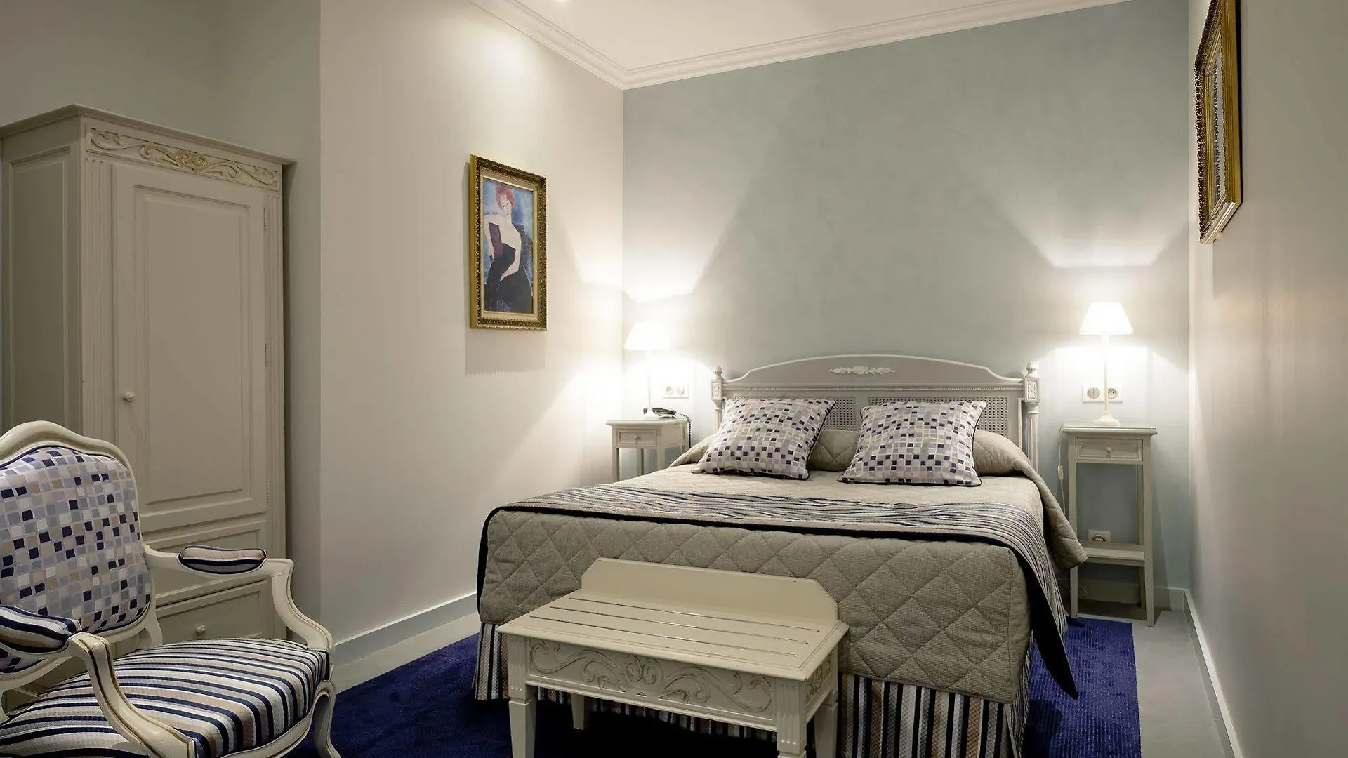 ליון Grand Hotel Des Terreaux 4*,  צרפת