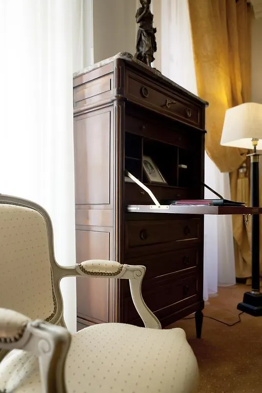 Grand Hotel des Terreaux Lyon 4*,