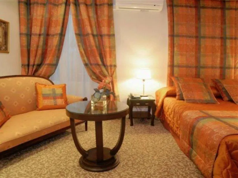 Grand Hotel Des Terreaux Lyon 4*,